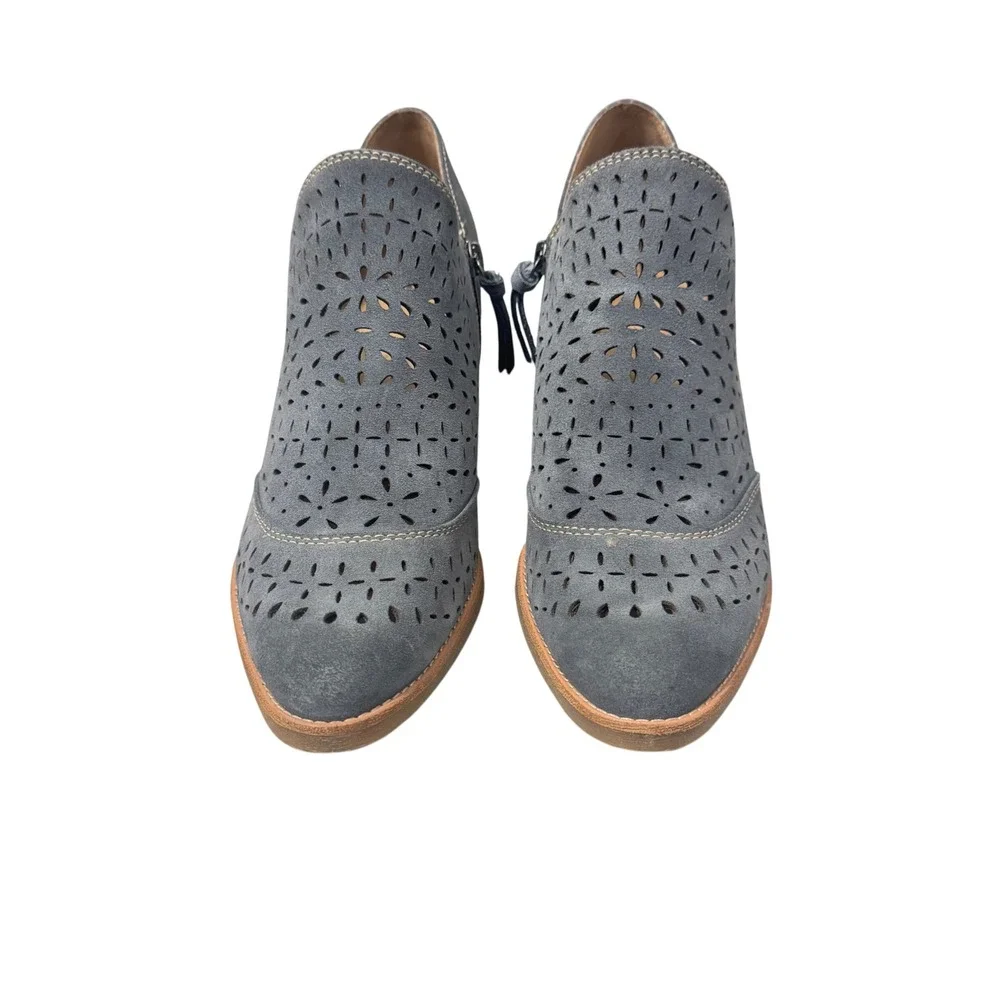 Sofft Amberly Booties  Size 10 M Gray Suede Laser Cut Block Heel‎ Side Zip